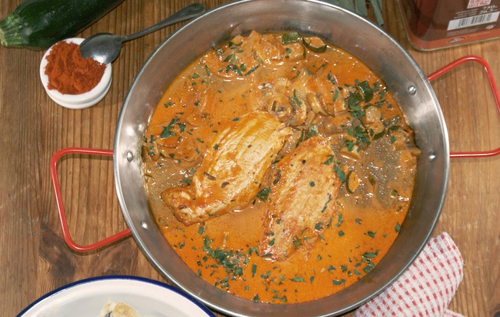 Chicken in Creamy Smoked Paprika Sauce